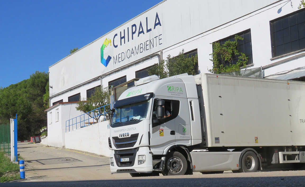 Un servicio al cliente personalizado es otro de los pilares de la filosofía de Chipala. Trato directo, comunicación cercana y continua, y la mayor adaptación posible a las necesidades de cada cliente, tanto en las características del material como en la demanda de suministro.